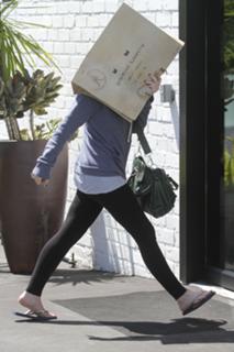 Michelle Trachtenberg feet photo thumbnail