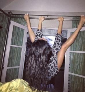 Shay Mitchell feet photo thumbnail