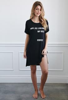 Camila Morrone feet photo thumbnail