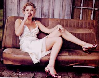 Kate Hudson feet photo thumbnail