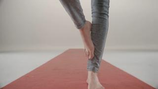 Gal Gadot feet photo thumbnail