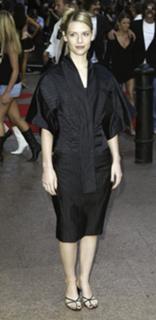 Claire Danes feet photo thumbnail