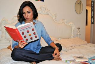 Caterina Balivo feet photo thumbnail