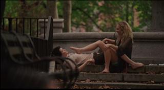 Riley Keough feet photo thumbnail