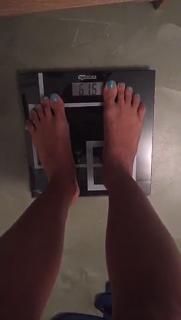 Caterina Balivo feet photo thumbnail