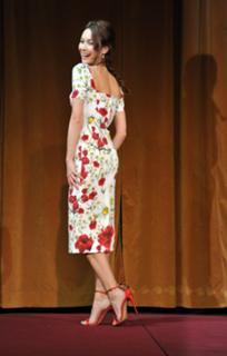 Olga Kurylenko feet photo thumbnail