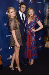 Chloë Grace Moretz feet photo thumbnail