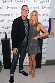 Jennifer Aniston feet photo thumbnail