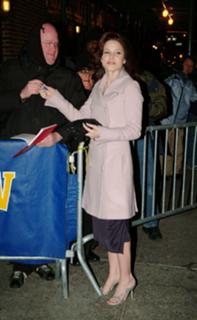 Sophia Bush feet photo thumbnail