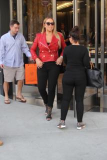 Mariah Carey feet photo thumbnail