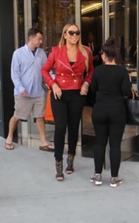Mariah Carey feet photo thumbnail