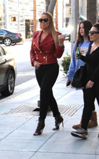 Mariah Carey feet photo thumbnail