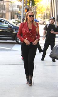 Mariah Carey feet photo thumbnail