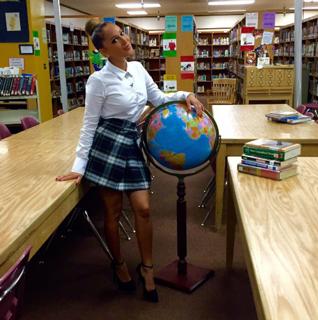 Adrienne Houghton feet photo thumbnail