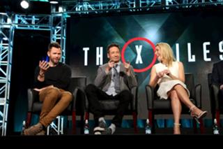 Gillian Anderson feet photo thumbnail