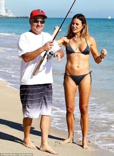 Kelly Bensimon feet photo thumbnail