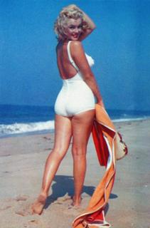 Marilyn Monroe feet photo thumbnail