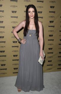 Michelle Trachtenberg feet photo thumbnail