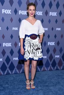 January Jones feet photo thumbnail