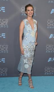 January Jones feet photo thumbnail