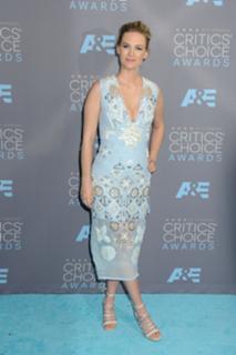 January Jones feet photo thumbnail