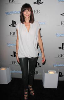 Catherine Bell feet photo thumbnail