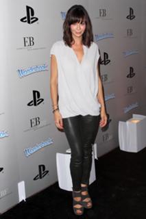 Catherine Bell feet photo thumbnail