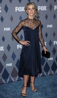 Julianne Hough feet photo thumbnail