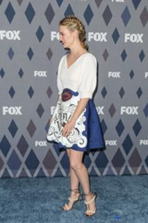 January Jones feet photo thumbnail