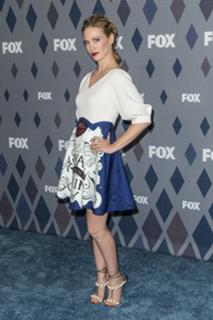 January Jones feet photo thumbnail