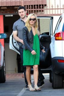 Nastia Liukin feet photo thumbnail