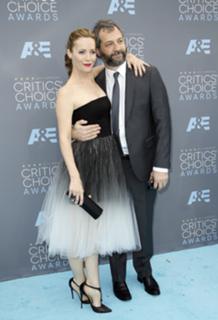 Leslie Mann feet photo thumbnail
