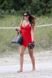 Claudia Romani feet photo thumbnail