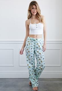 Camila Morrone feet photo thumbnail