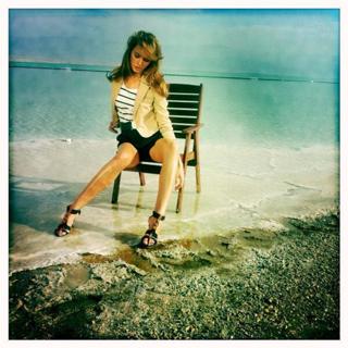 Gal Gadot feet photo thumbnail