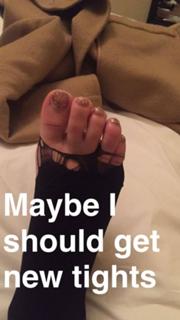 Vanessa Hudgens feet photo thumbnail