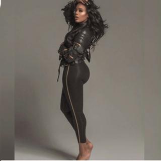 Angela Simmons feet photo thumbnail