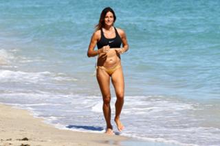 Kelly Bensimon feet photo thumbnail