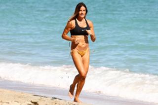 Kelly Bensimon feet photo thumbnail