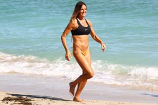Kelly Bensimon feet photo thumbnail