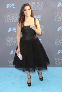 America Ferrera feet photo thumbnail