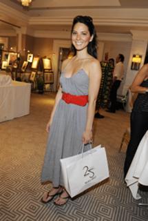Olivia Munn feet photo thumbnail
