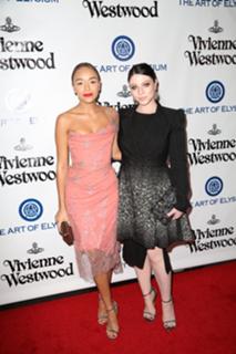 Michelle Trachtenberg feet photo thumbnail