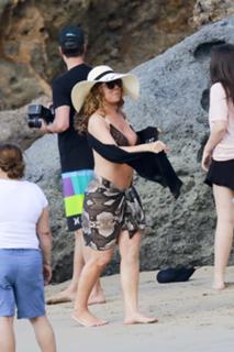 Mariah Carey feet photo thumbnail