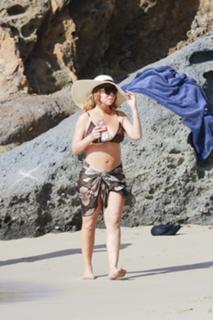 Mariah Carey feet photo thumbnail