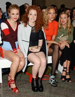 Pixie Lott feet photo thumbnail
