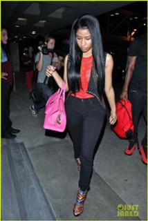 Nicki Minaj feet photo thumbnail