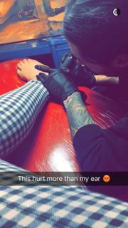 Bella Thorne feet photo thumbnail