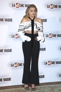 Chloë Grace Moretz feet photo thumbnail