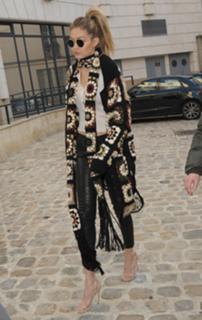 Gigi Hadid feet photo thumbnail
